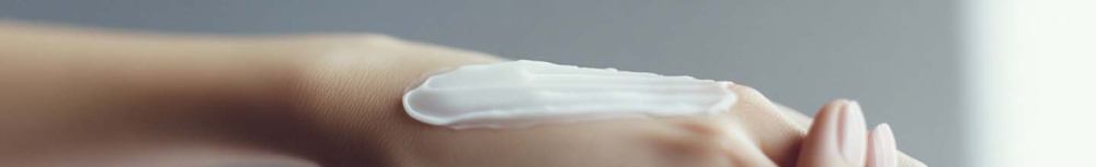 Que recommandent les dermatologues pour les mains extrêmement sèches ?