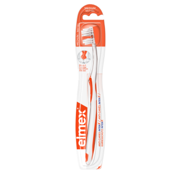 Brosse à dents InterX medium Elmex - une brosse à dents