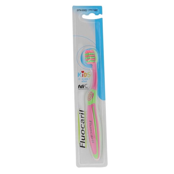 Brosse à dents kids extra-souple Fluocaril - une brosse à dents